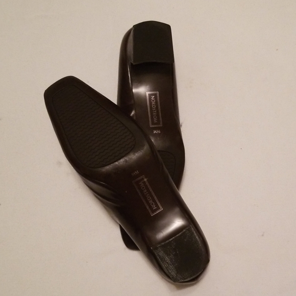 Brown Pumps - Picture 3 of 4